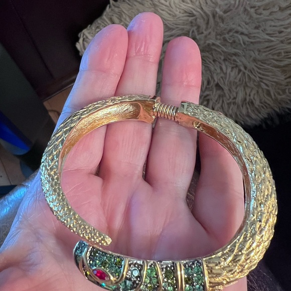 KJL Jeweled Snake Serpent Hinged
Clamp Gold Plated Bracelet Kenneth - Picture 3 of 4